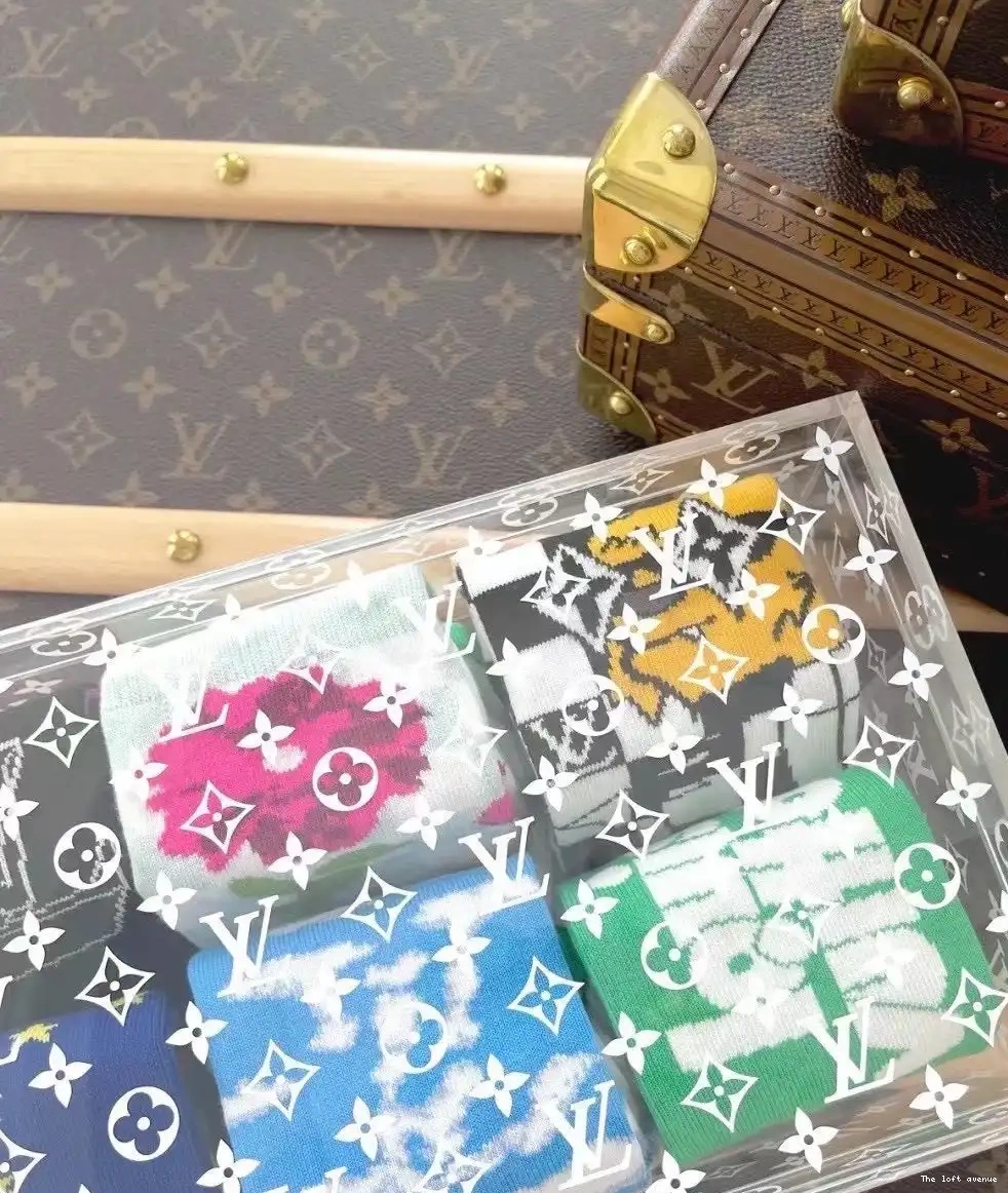 CUSTOM SOCKS LV BOX WITH 0624